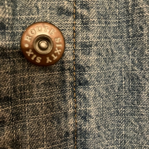 Jean jacket with embroidery - Picture 8 of 8